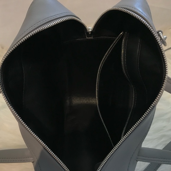 BALENCIAGA TRIANGLE DUFFLE - Picture 3 of 5